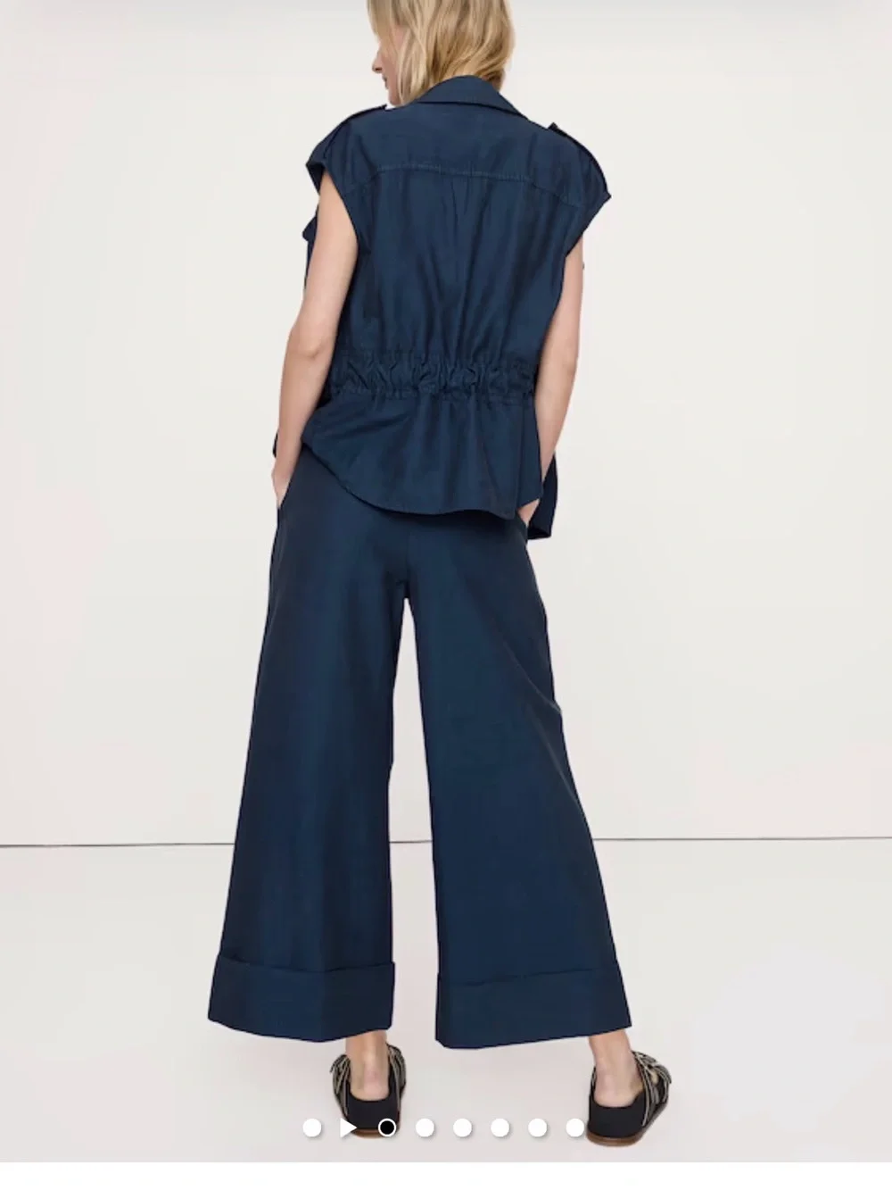 HIGH-RISE WIDE-LEG TENCEL™-COTTON-LINEN CROPPED PANT